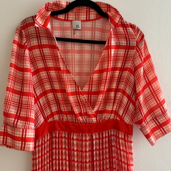 Iris and Ink pleated dress - Picture 2 of 6